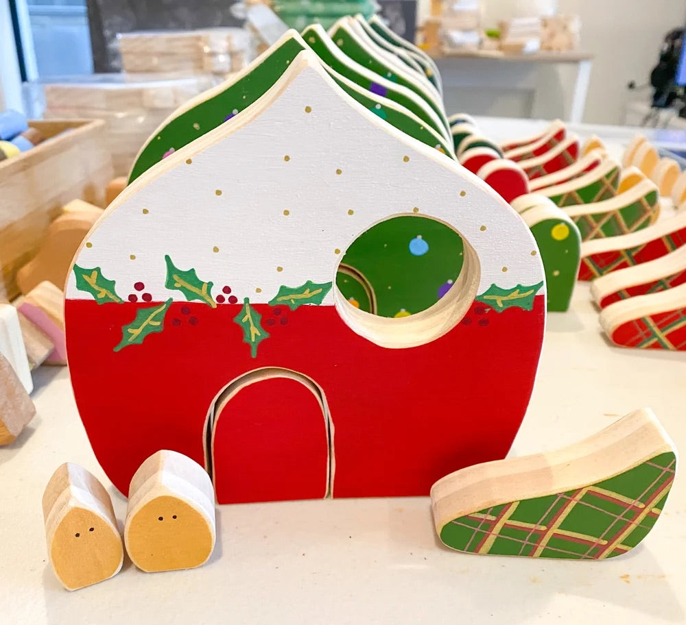 Christmas Dewdrop House | Wood Cove